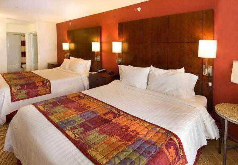 Residence Inn By Marriott San Antonio Seaworld / Lackland Екстер'єр фото